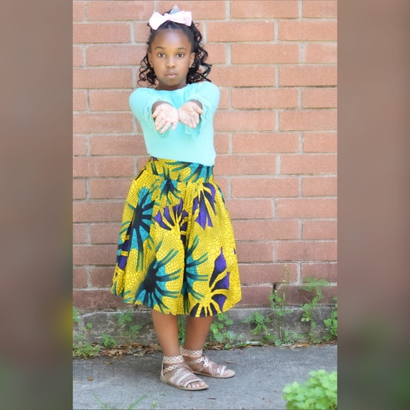 Traditional clothing but will take any project - Picture 2 of 8